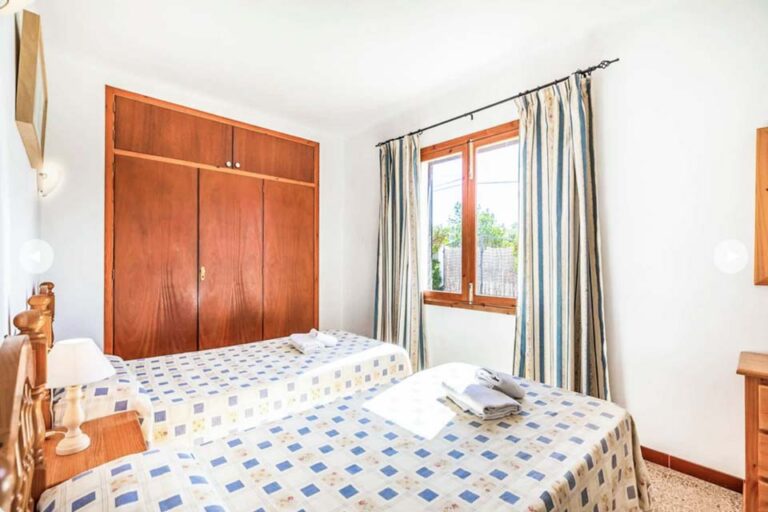 Villa_Margarita,_Cala Dor._Mallorca_Spain