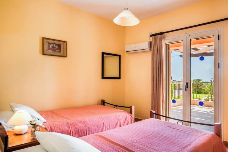 Villa_Aphrodite_Blue_Trapezaki_Kefalonia_Greece (1)