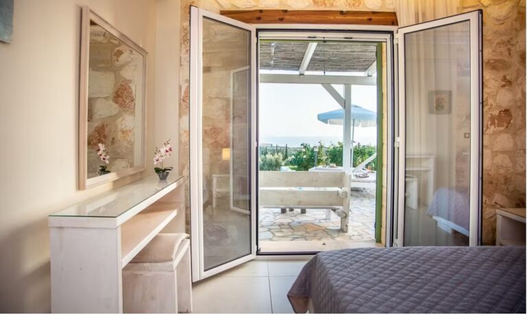 Mulberry_Tree_Cottage_Trapezaki_Kefalonia_Greece (4)