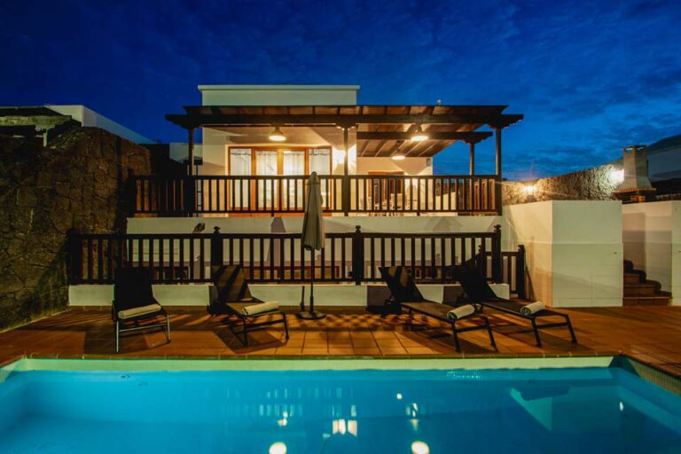 rental holiday villa playa blanca lanzarote