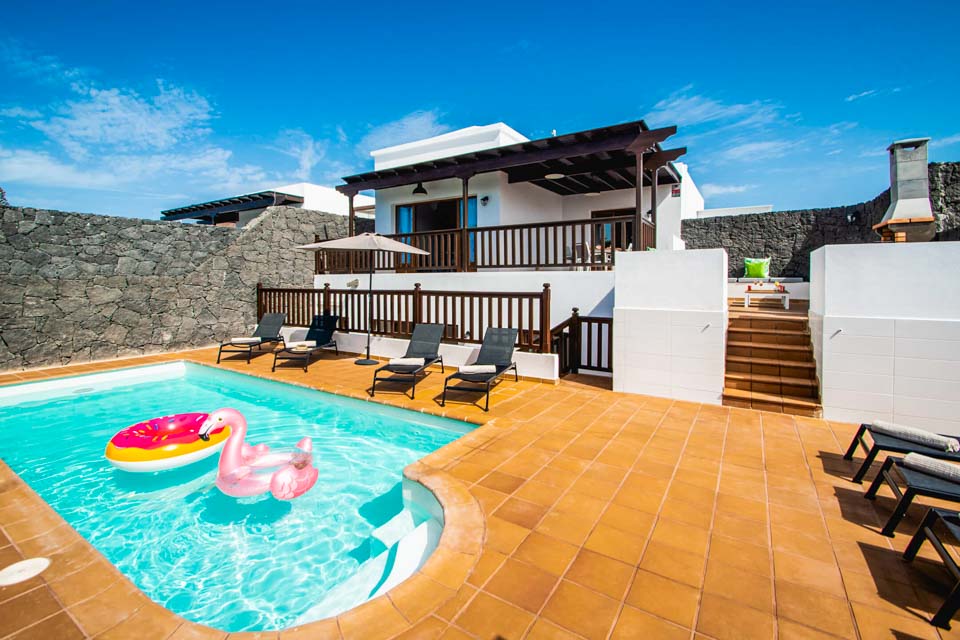 rental holiday villa playa blanca lanzarote
