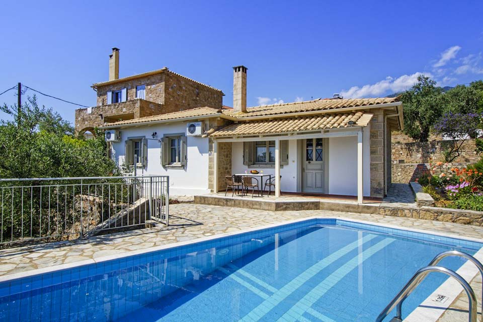 villa_dafne_stoupa_pelponnese_1v
