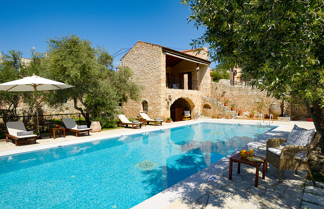 arosmari-village-hotel-crete-1x