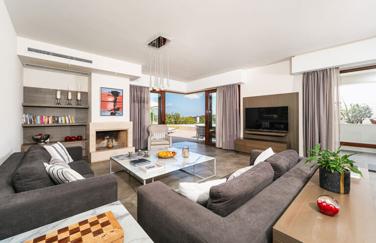 villa_oak_tree_red_crete_3