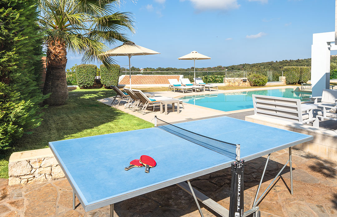 villa_oak_tree_white_crete_1aa