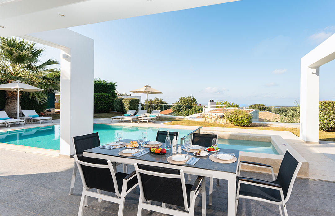 villa_oak_tree_white_crete_1aaa