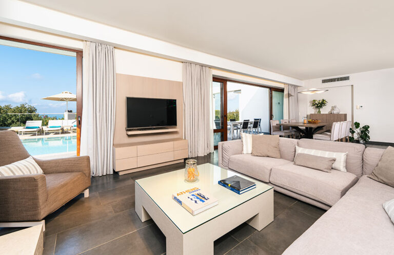 villa_oak_tree_white_crete_3