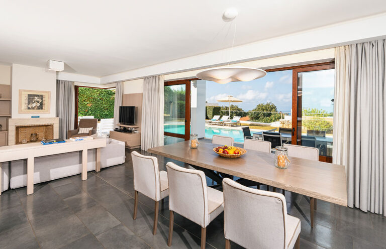 villa_oak_tree_white_crete_3b