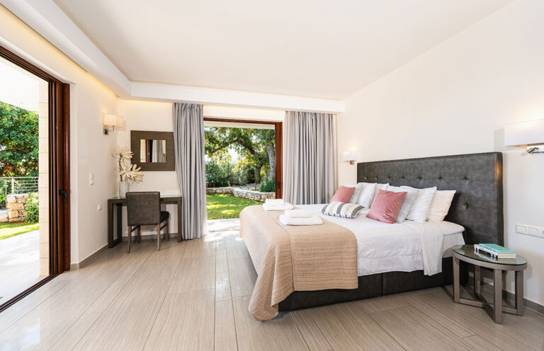 villa_oak_tree_white_crete_5