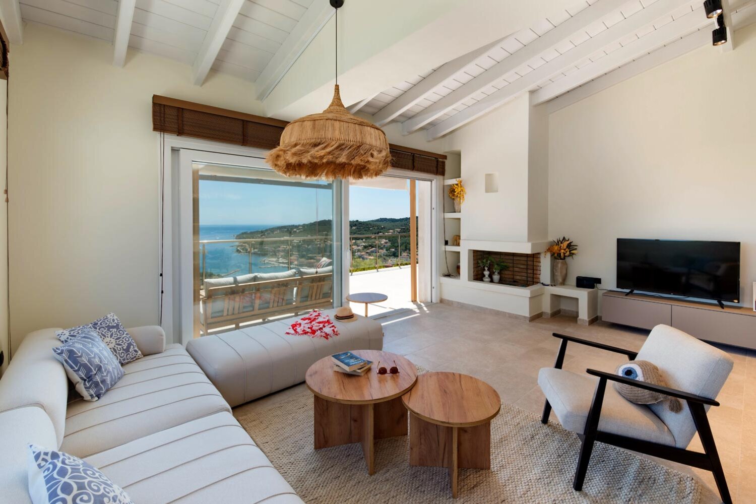 villa_alexa_paxos_3