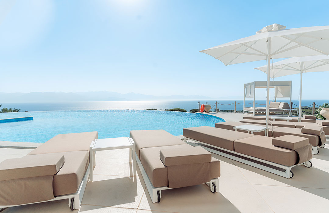 white_donkey_hotel_koroni_greece_1b