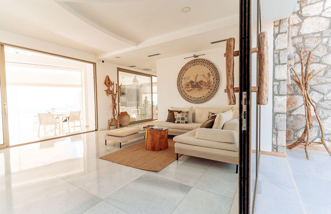 white_donkey_hotel_koroni_greece_3