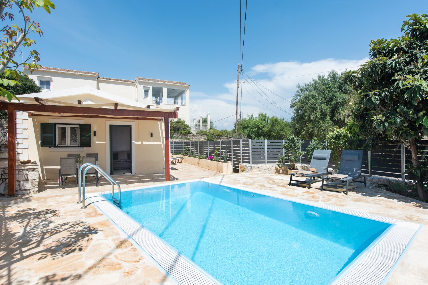 61659_c=(0,0,3000,2002)_w=1500_h=1001_pjpg