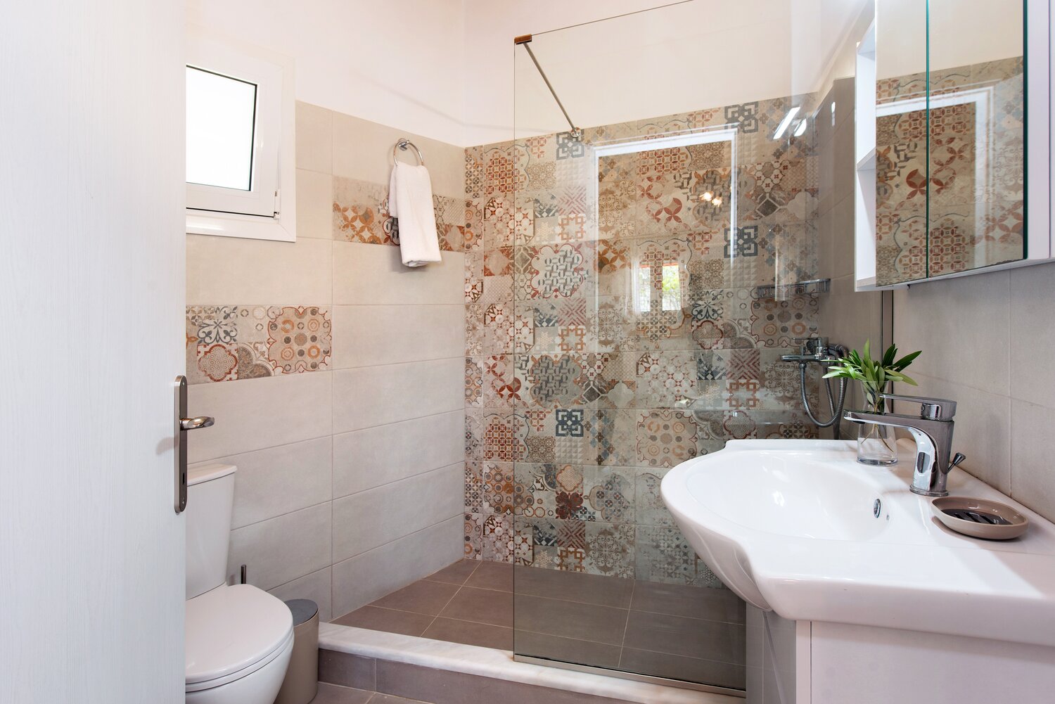 61665_c=(0,0,3000,2002)_w=1500_h=1001_pjpg