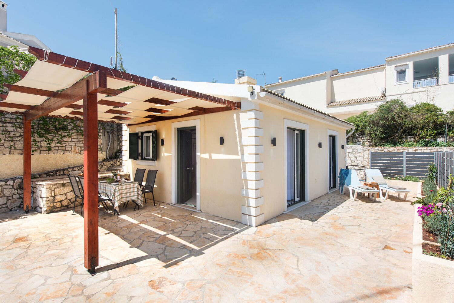 61667_c=(0,0,3000,2002)_w=1500_h=1001_pjpg