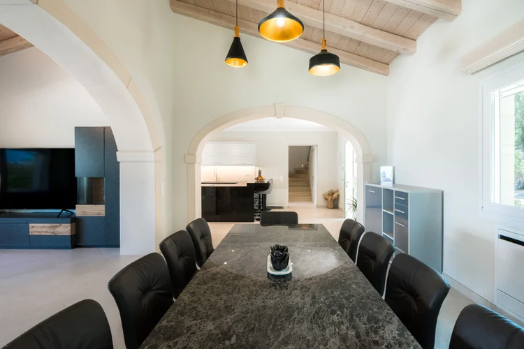 EVA STONE HOUSE A