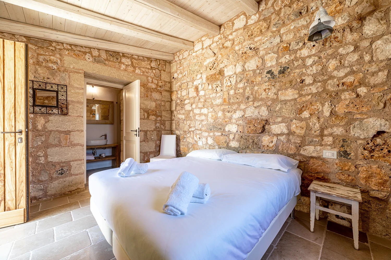 Masseria_La_Corte_Puglia_Italy-4k