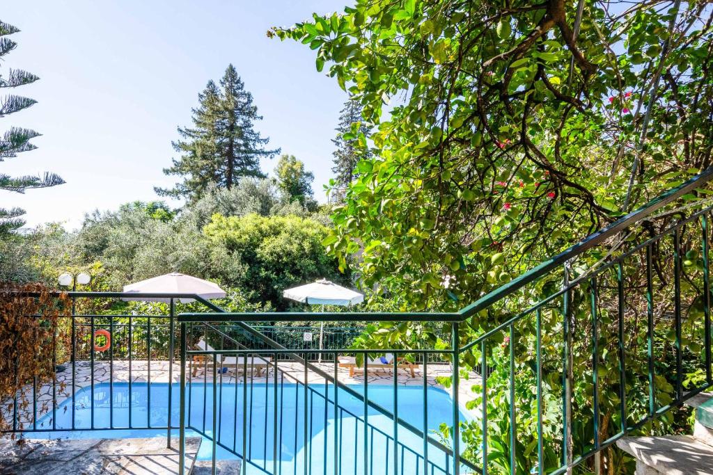 Stone_Cottage_Nissaki_Corfu_Greece-1e