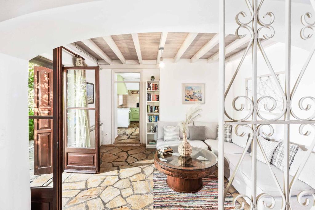 Stone_Cottage_Nissaki_Corfu_Greece-3b