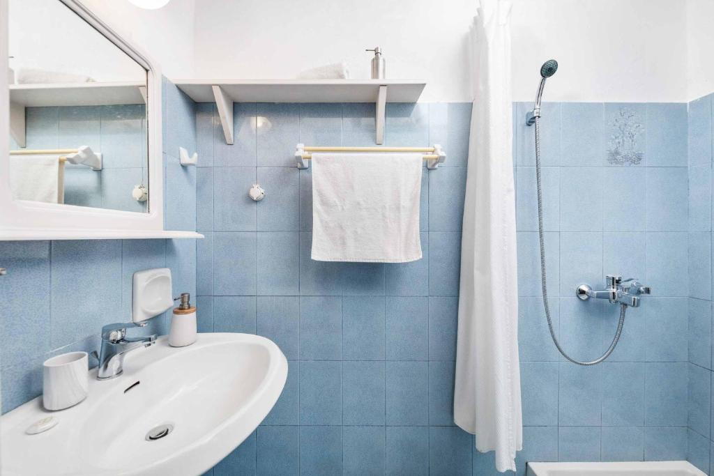 Stone_Cottage_Nissaki_Corfu_Greece-4g