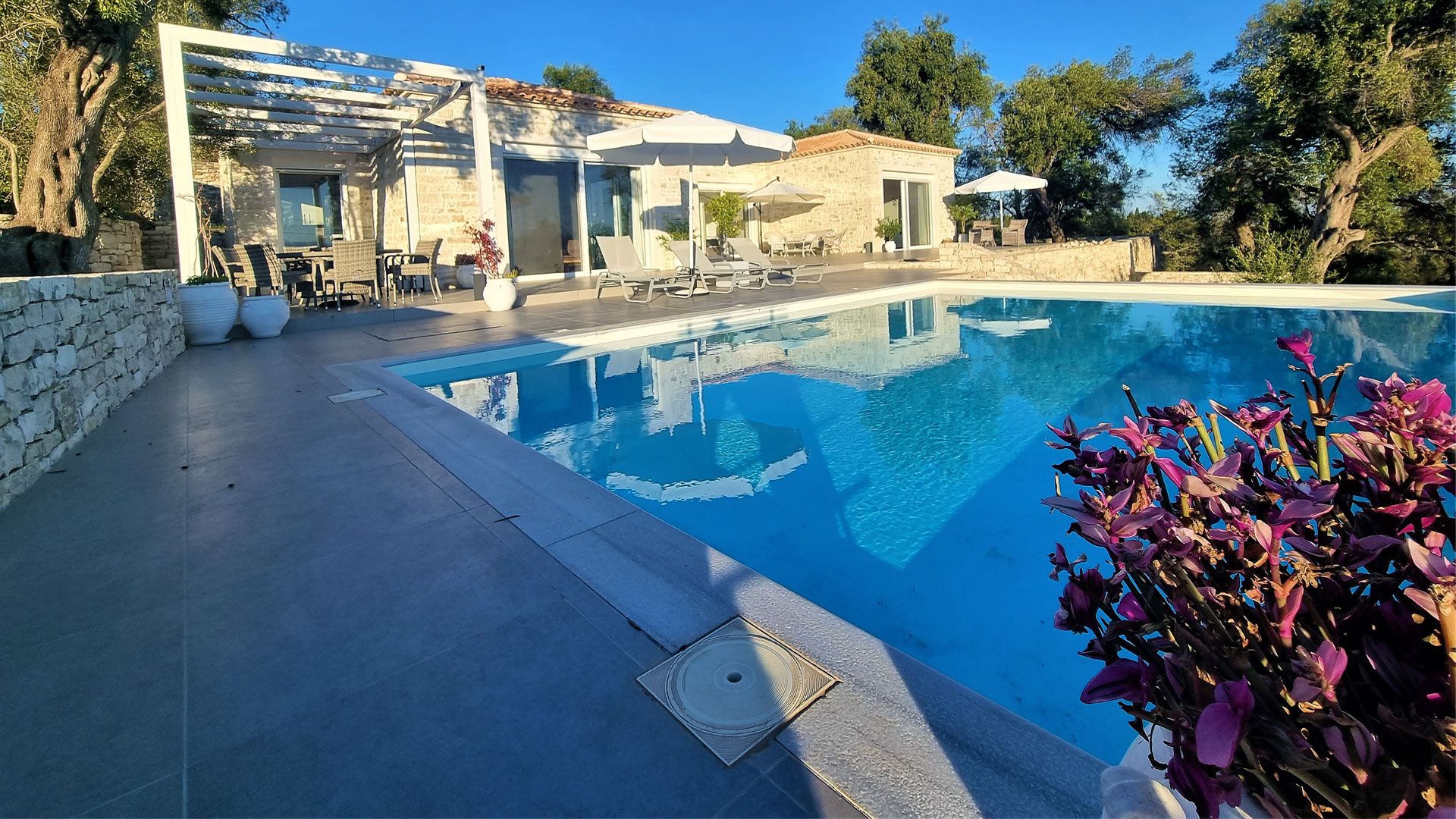 Villa_Petalouoda_loggos_Paxos_Greece-1e