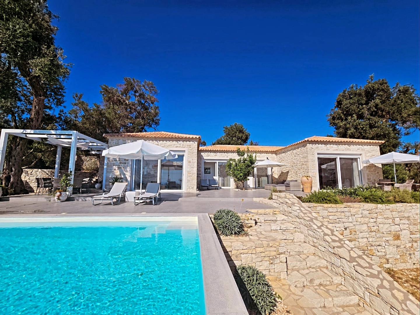 Villa_Petalouoda_loggos_Paxos_Greece-1f
