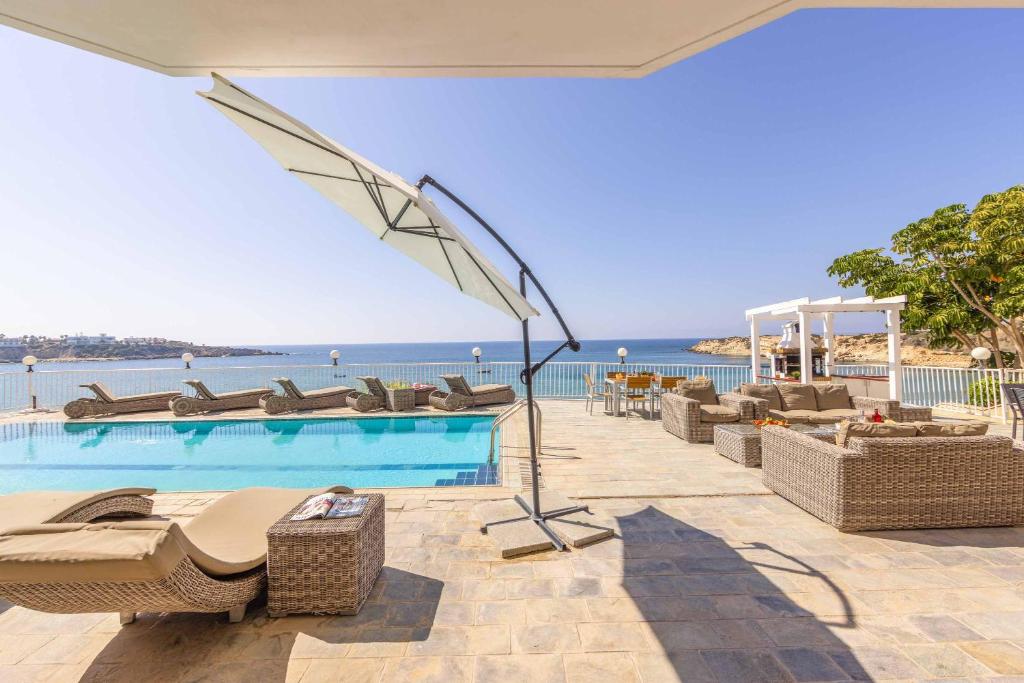 Katina_Beach_Villa_Coral_Bay_Cyprus-1a