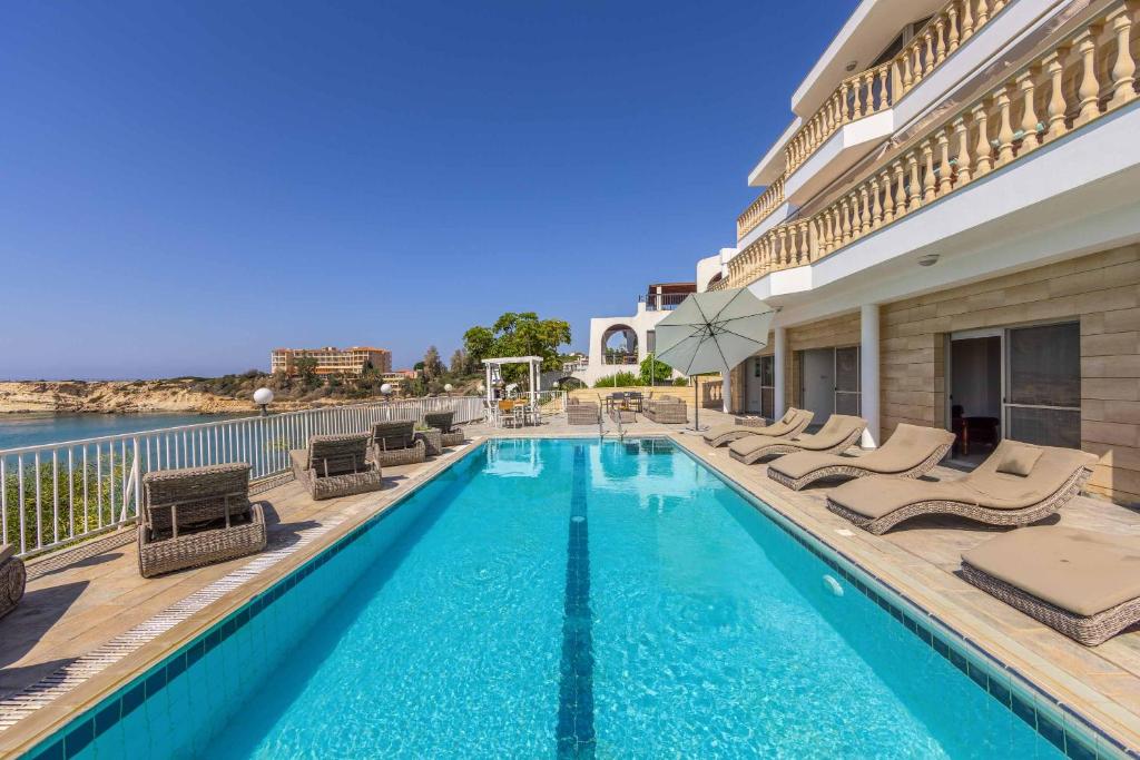 Katina_Beach_Villa_Coral_Bay_Cyprus-1d