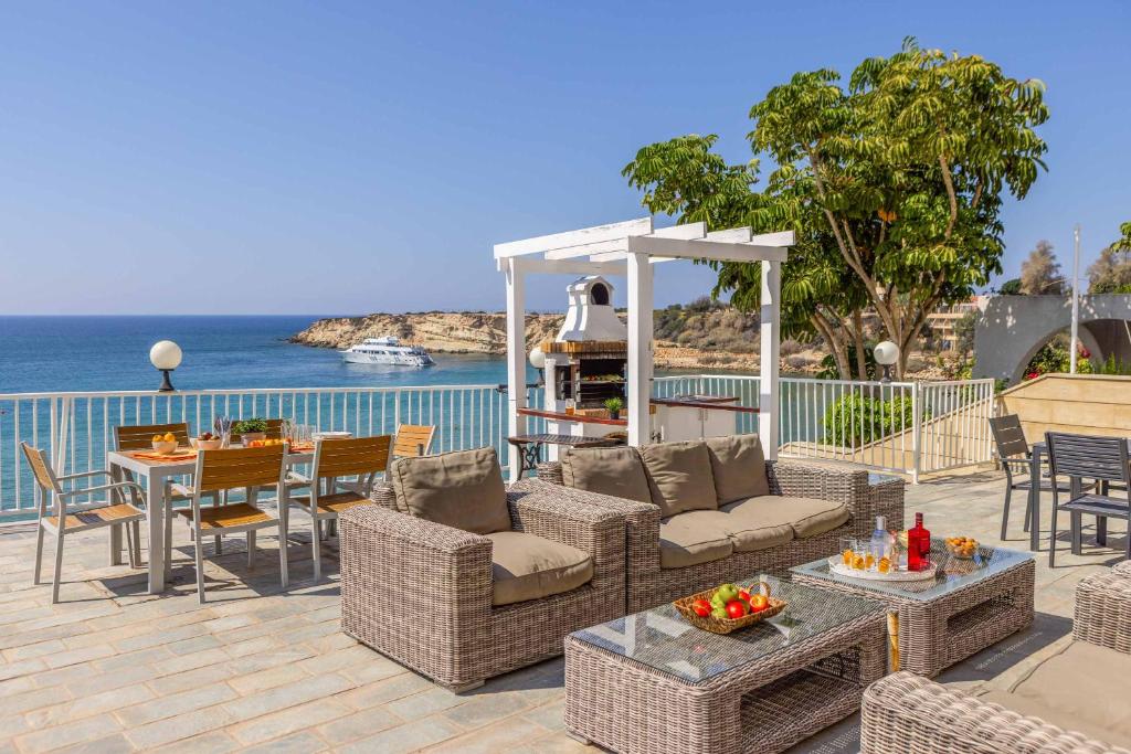 Katina_Beach_Villa_Coral_Bay_Cyprus-2a