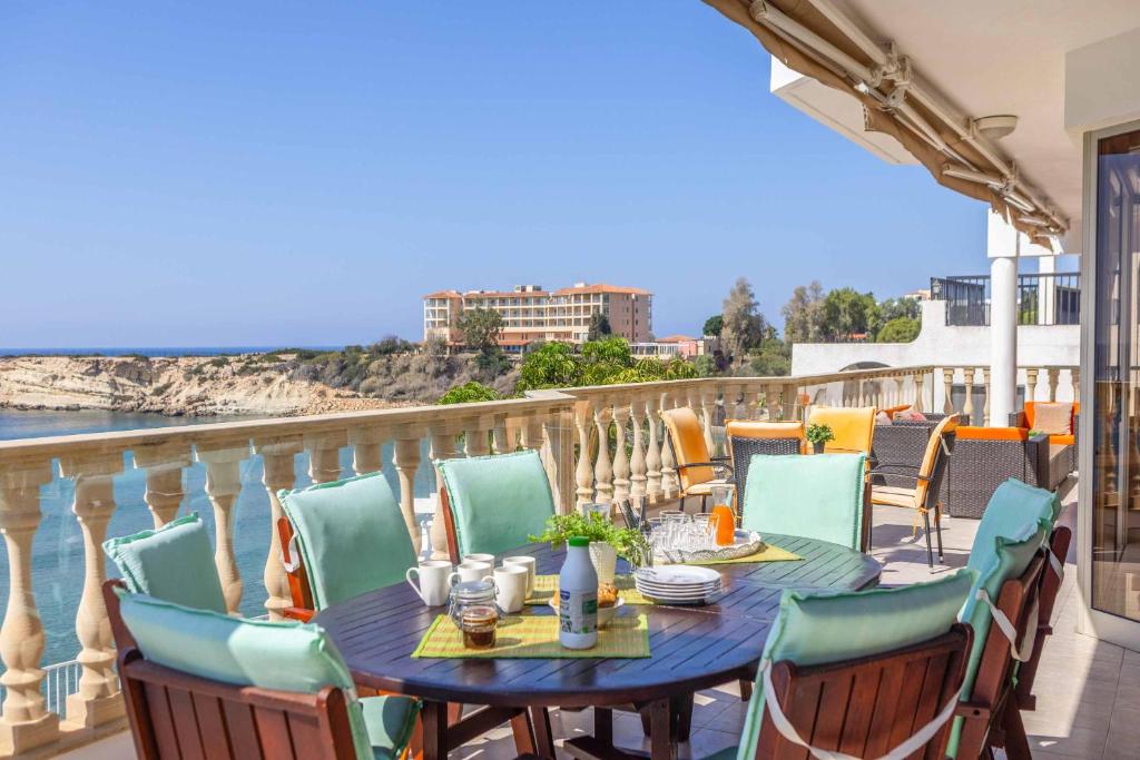 Katina_Beach_Villa_Coral_Bay_Cyprus-2c