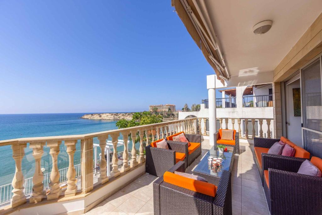 Katina_Beach_Villa_Coral_Bay_Cyprus-2d
