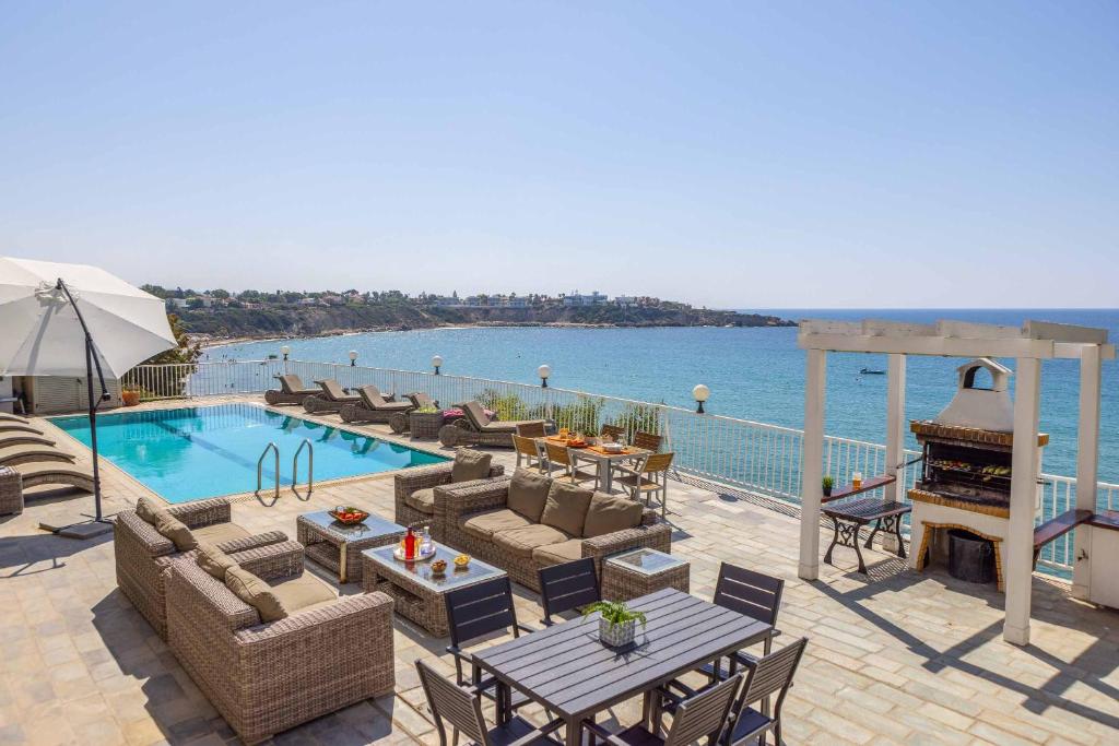 Katina_Beach_Villa_Coral_Bay_Cyprus-2f