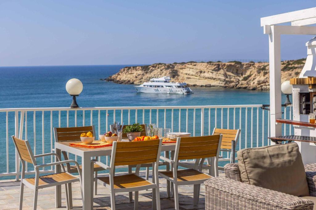 Katina_Beach_Villa_Coral_Bay_Cyprus-2i