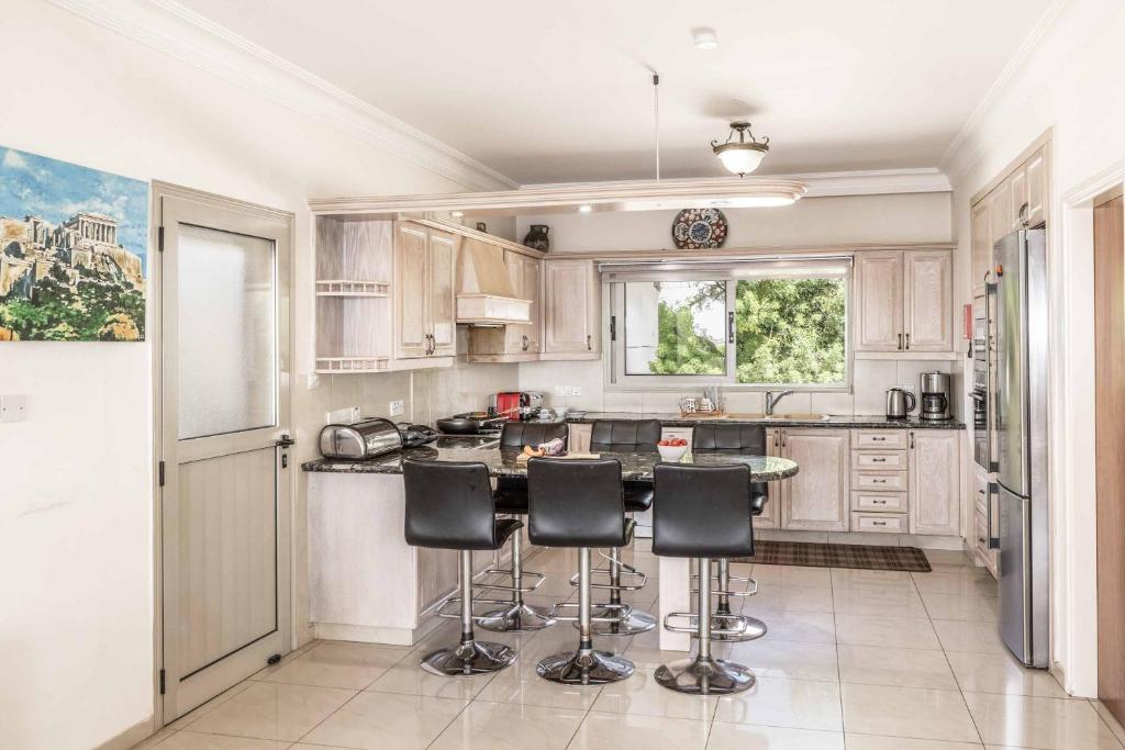 Katina_Beach_Villa_Coral_Bay_Cyprus-3i