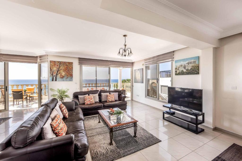 Katina_Beach_Villa_Coral_Bay_Cyprus-3j