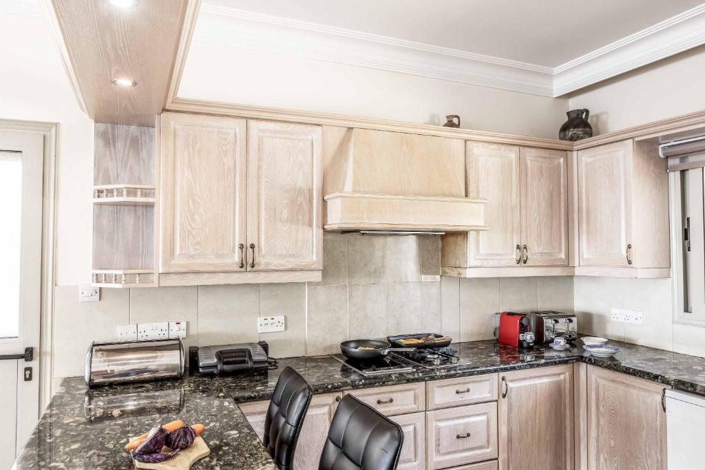 Katina_Beach_Villa_Coral_Bay_Cyprus-3k