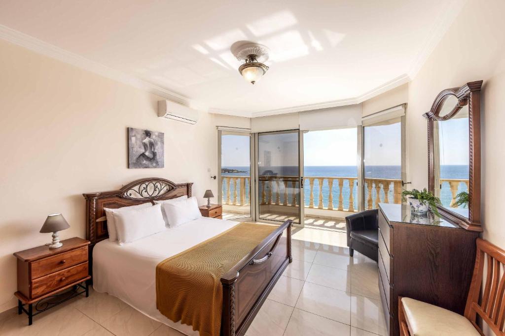 Katina_Beach_Villa_Coral_Bay_Cyprus-4b