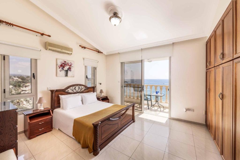 Katina_Beach_Villa_Coral_Bay_Cyprus-4e