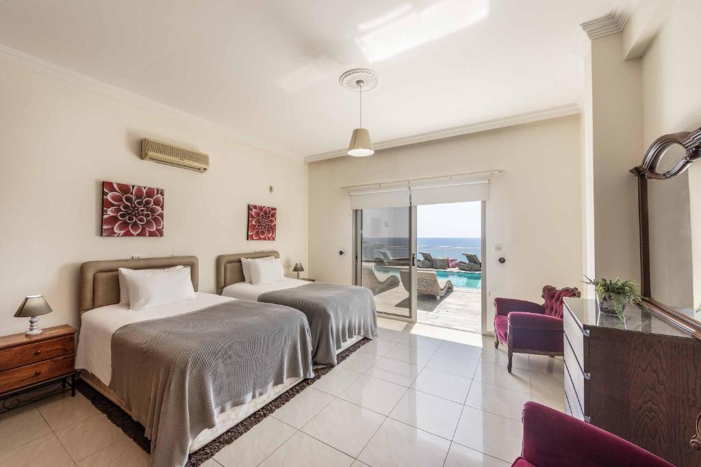 Katina_Beach_Villa_Coral_Bay_Cyprus-4f