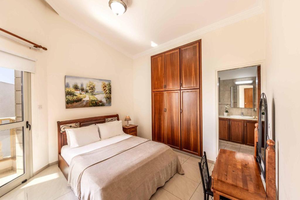 Katina_Beach_Villa_Coral_Bay_Cyprus-4l