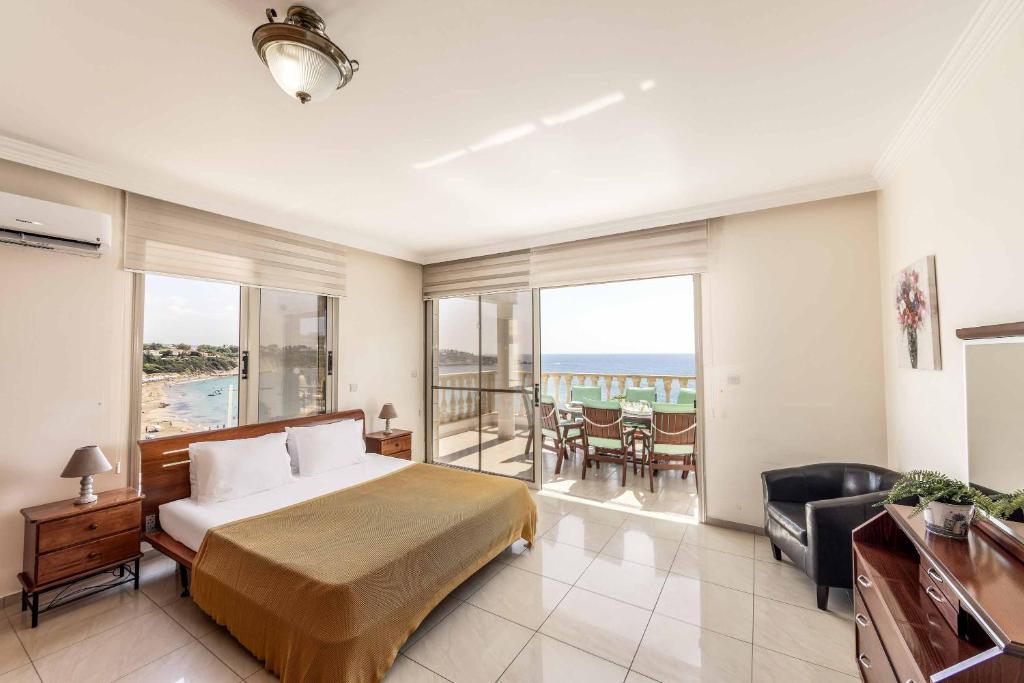 Katina_Beach_Villa_Coral_Bay_Cyprus-4m