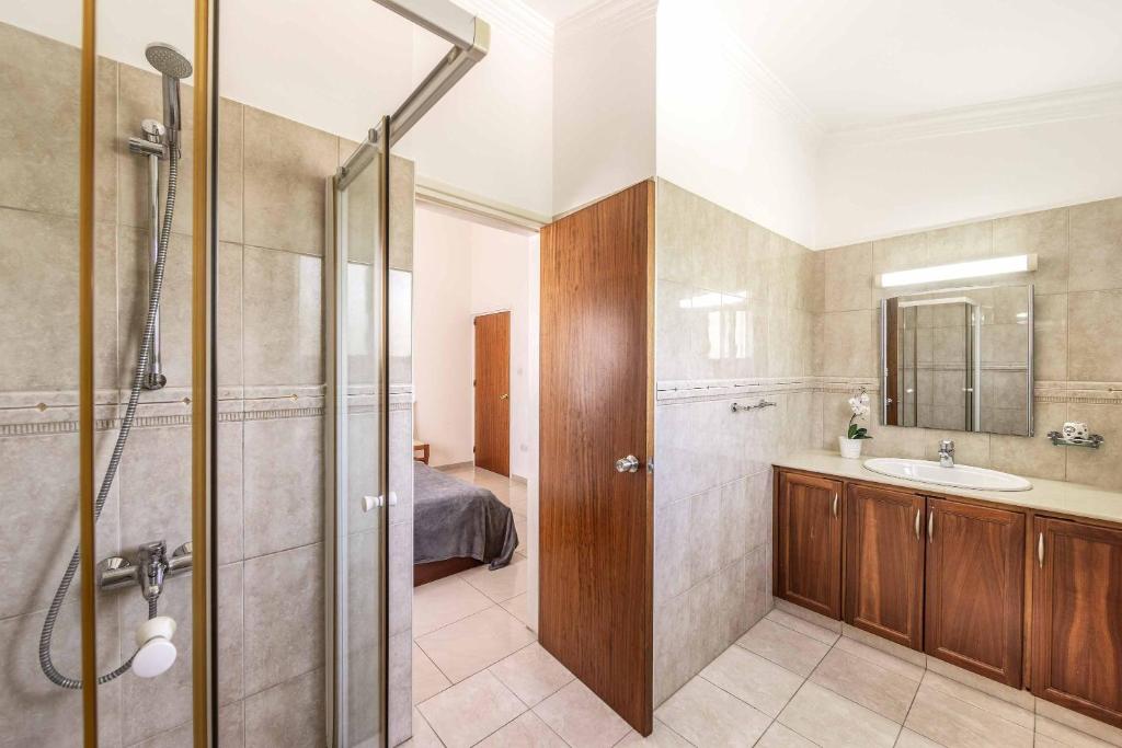 Katina_Beach_Villa_Coral_Bay_Cyprus-4n