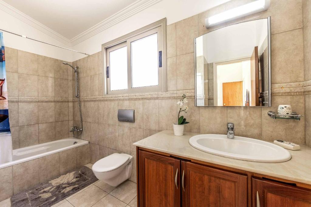 Katina_Beach_Villa_Coral_Bay_Cyprus-4o