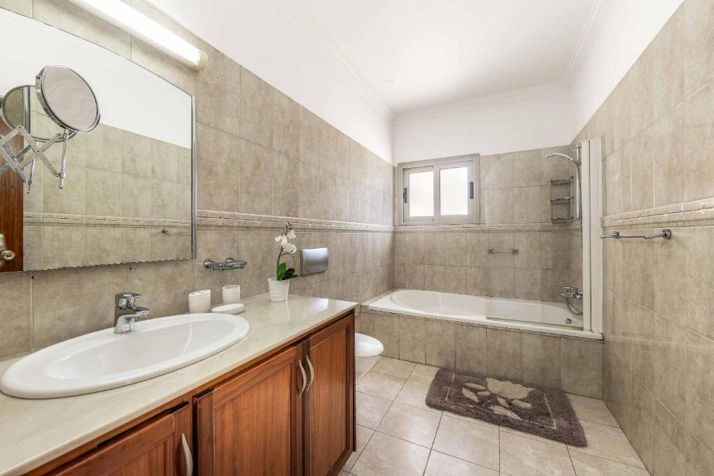 Katina_Beach_Villa_Coral_Bay_Cyprus-4r