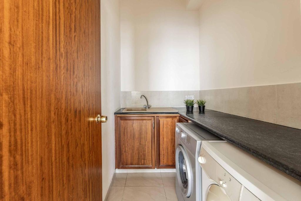 Katina_Beach_Villa_Coral_Bay_Cyprus-5h