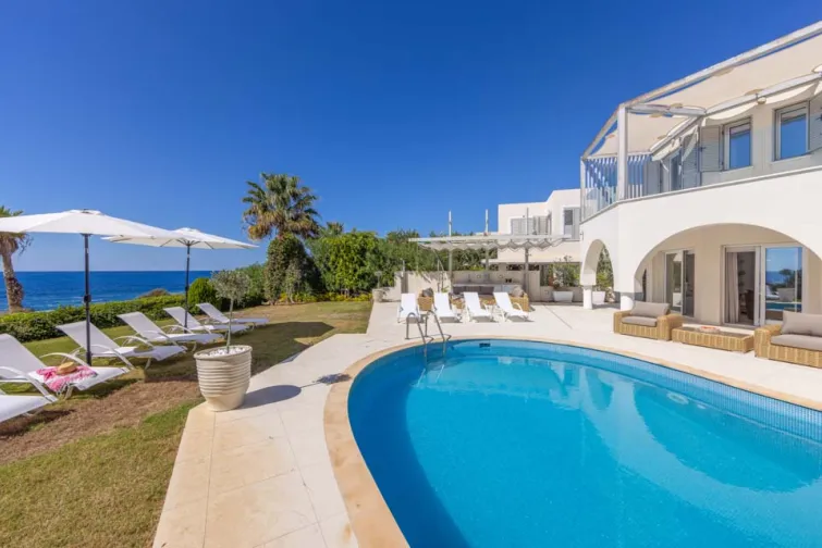 Villa_Amalfi_Coral_Bay_Cyprus-1d