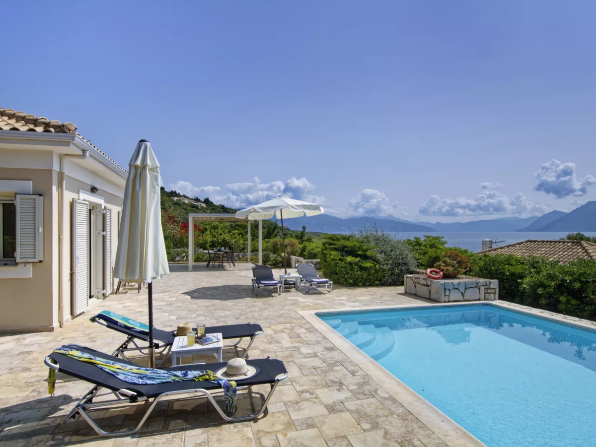 Thalassa_Limonari_2_Iris_Meganisi_Greece-1B