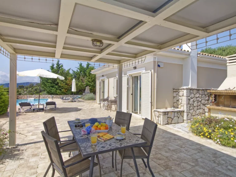 Thalassa_Limonari_2_Iris_Meganisi_Greece-2B