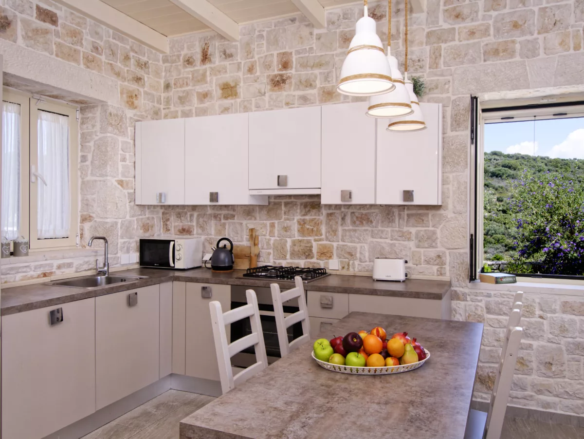 Thalassa_Limonari_2_Peonia_Meganisi_Greece-3a