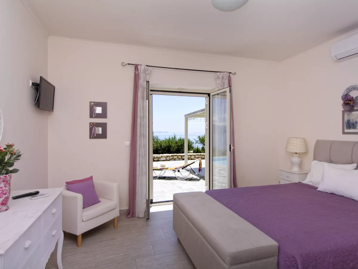 Thalassa_Limonari_2_Peonia_Meganisi_Greece-4a